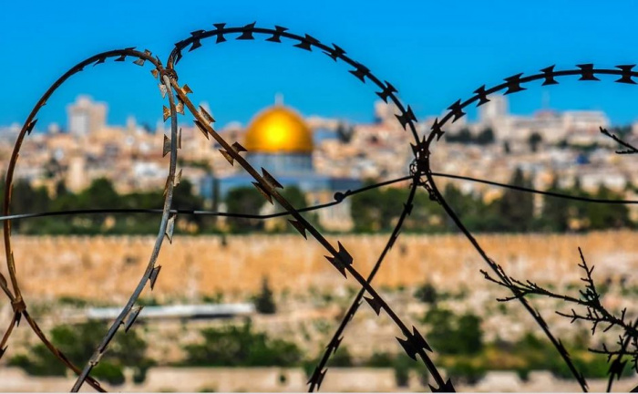 Иерусалим сквозь колючую проволоку